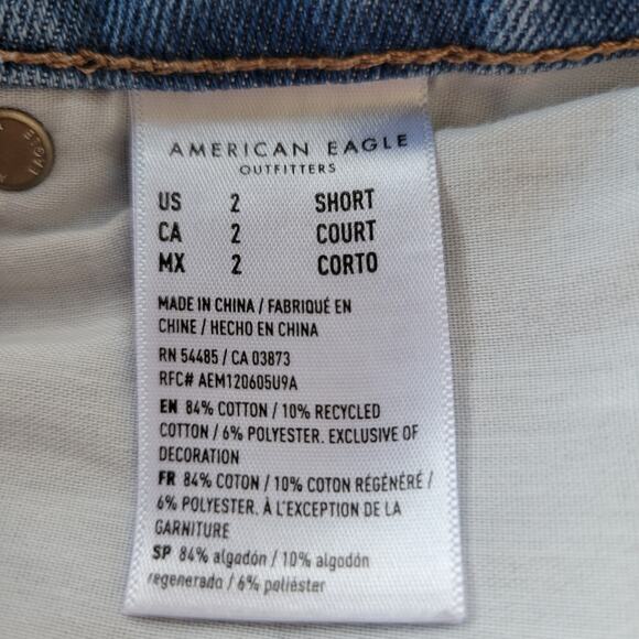 American  Eagle Outfitters Distressed Mom Jeans Size 2 Short - Picture 11 of 12